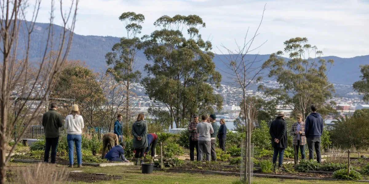 Gardening program for people with dementia runs in Hobart — ABC News Australia