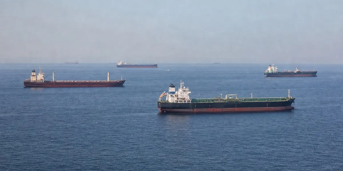 周末共有12艘船只通过霍尔木兹海峡——OilPrice