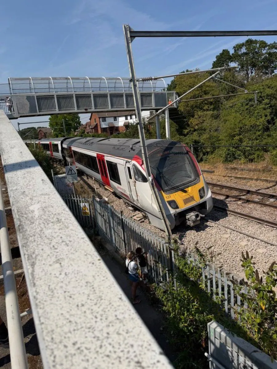 В Великобритании сошёл с рельсов пассажирский поезд компании Greater Anglia