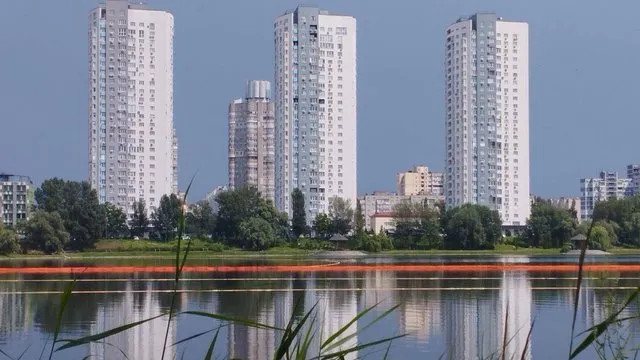 Cleanup of Lake Kyrylivske in Kyiv Continues Following the Shelling