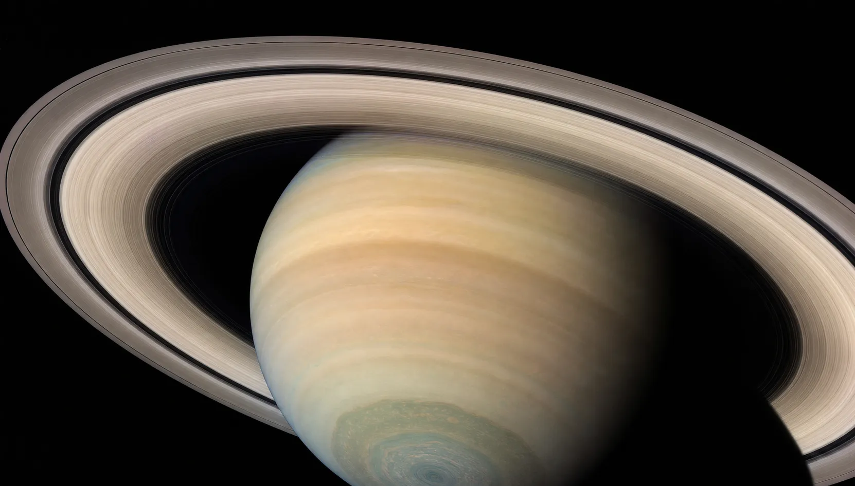 Hubble zarejestrował dziesięciokątną falę atmosferyczną przy południowym biegunie Saturna