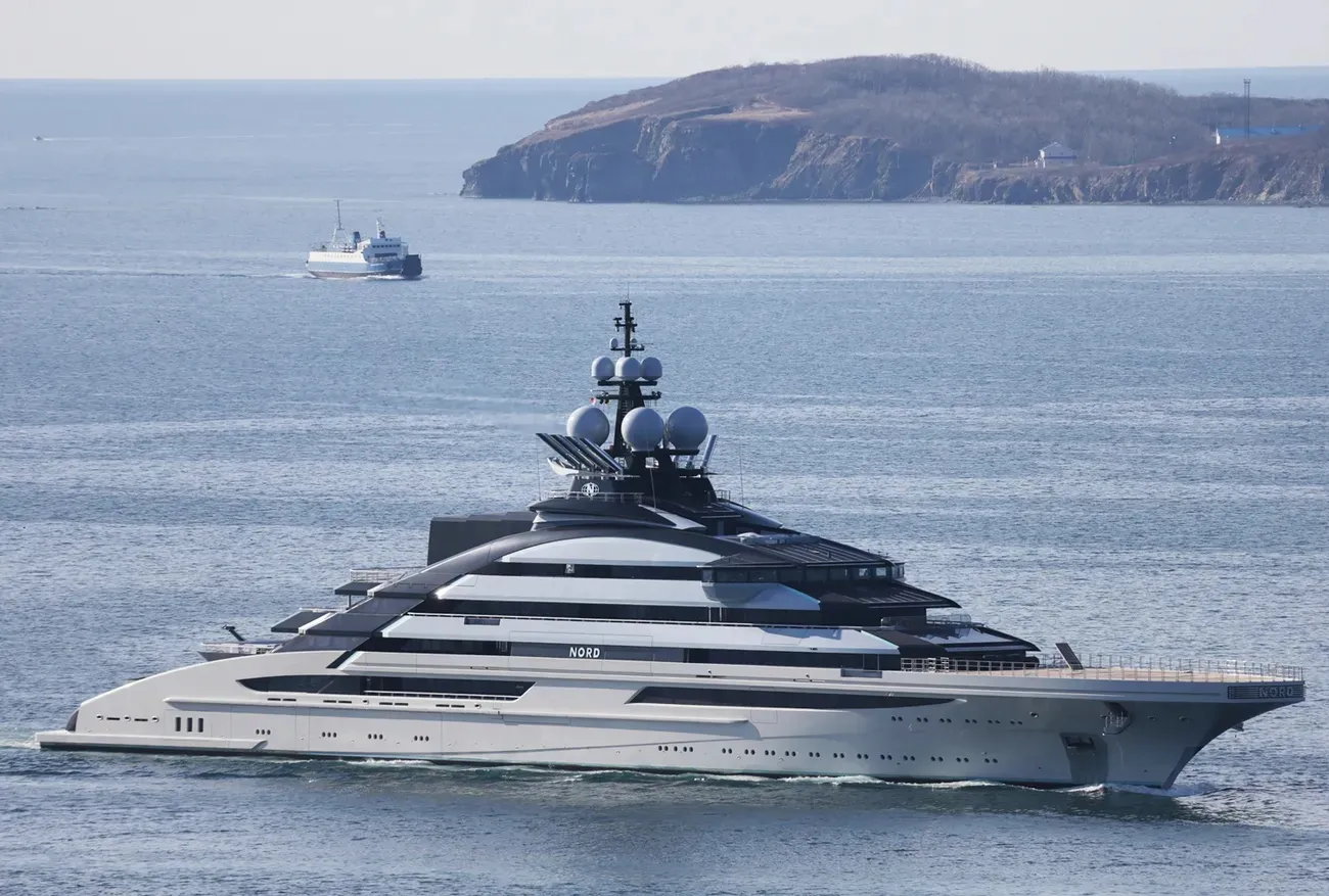 The U.S. and Iran allowed the yacht owned by the owner of Severstal to pass through the blocked Strait of Hormuz