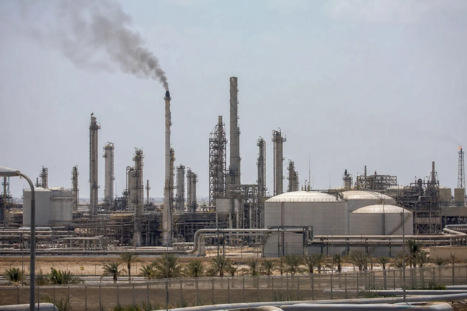 Huti ogłosili, że przeprowadzili atak dronem na rafinerię Saudi Aramco w Arabii Saudyjskiej