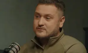 Окупанти скинули вибухівку на таксі у передмісті Херсона, є поранений