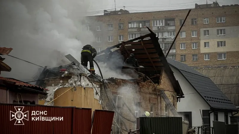 Масований обстріл рф у Київській області: руйнування на 33 локаціях, є загиблий та постраждалі