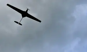 Внаслідок ворожого обстрілу села під Харковом загинули люди, є постраждалі