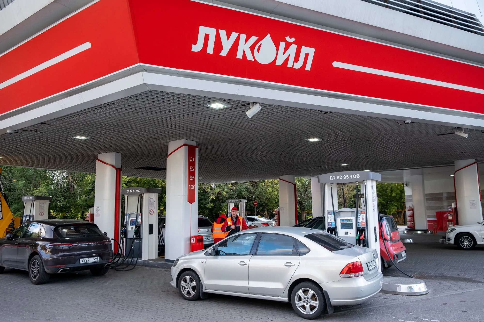 В Москве ввели ограничения на продажу бензина и дизельного топлива