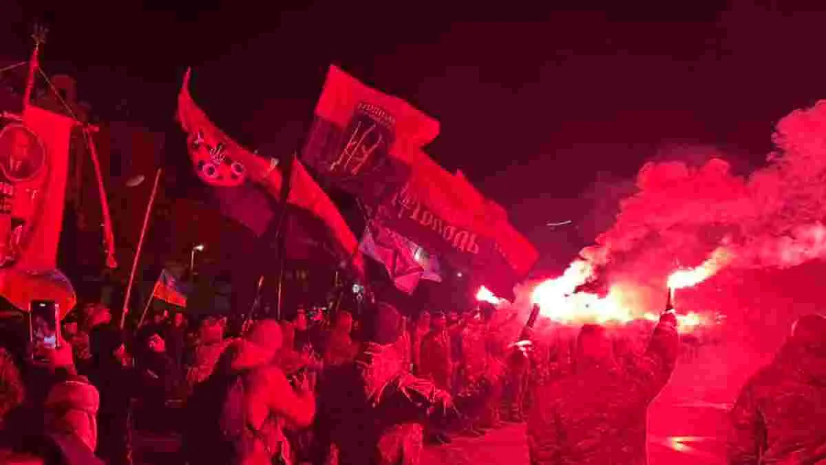 Львівська хода на честь Степана Бандери зібрала тисячі містян (Відео)