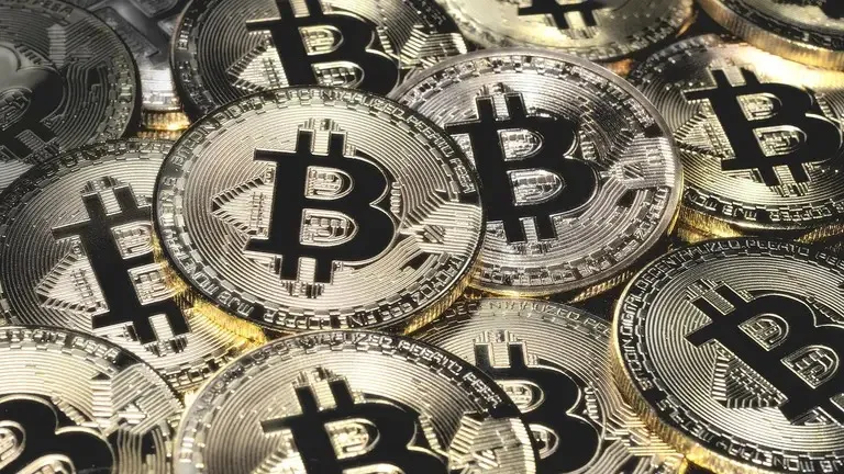 Біткоїн різко рвонув угору і за два дні додав 18%