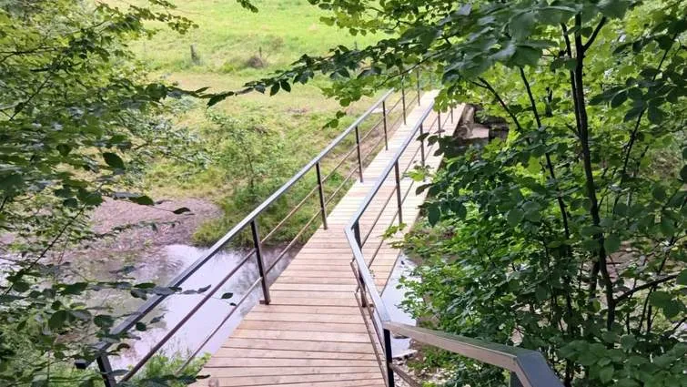 У Виженці відбудували міст, що обвалився під час фотосесії дітей