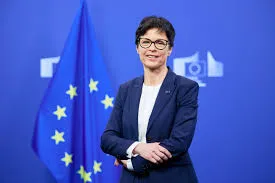 Єврокомісарка привітала закони Ради