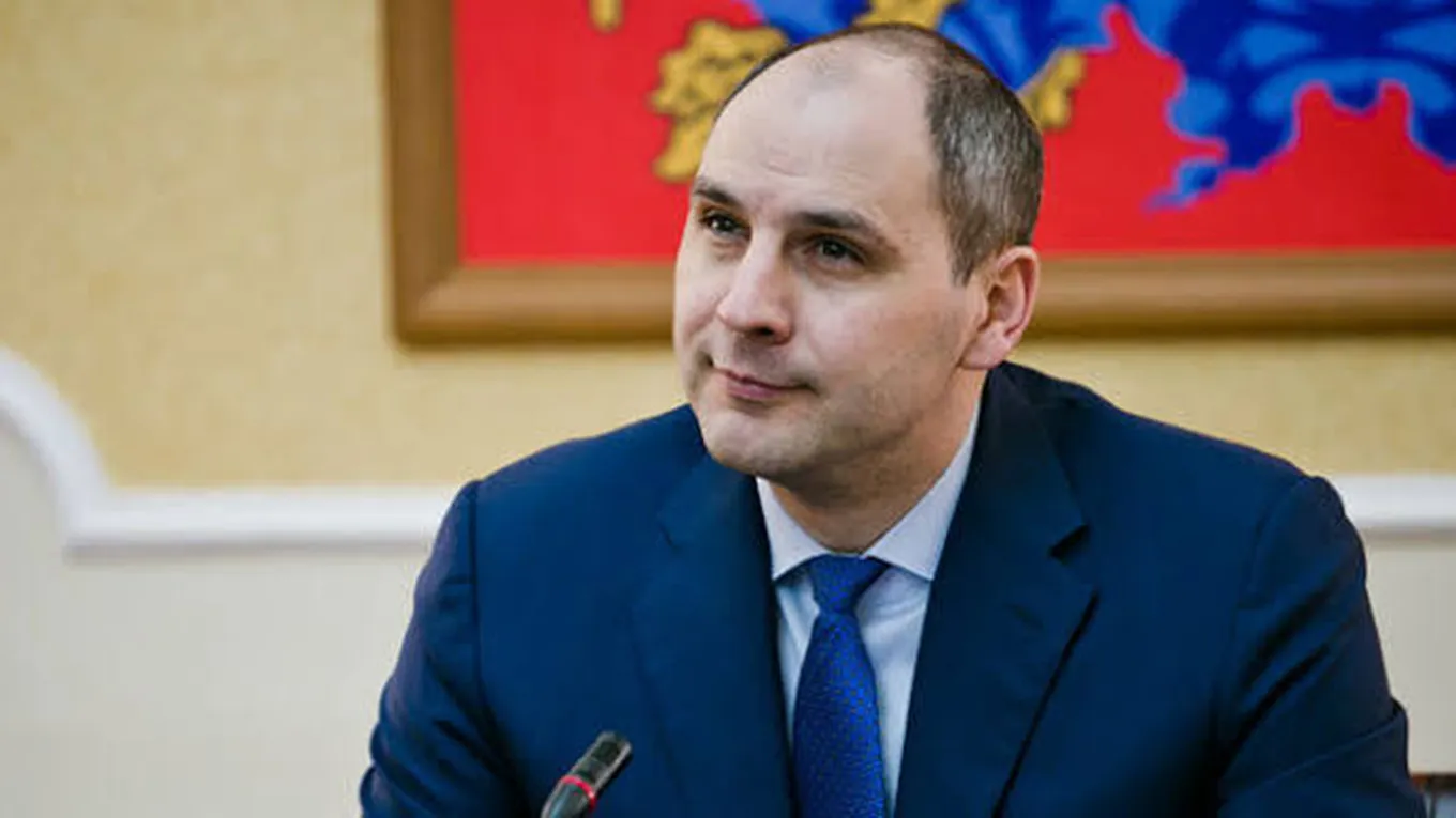 In Russia, officials have promised the public the arrival of flying cars and the elimination of roads
