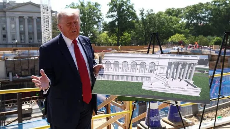 Sąd zakazał Trumpowi budowy sali balowej w Białym Domu — Reuters