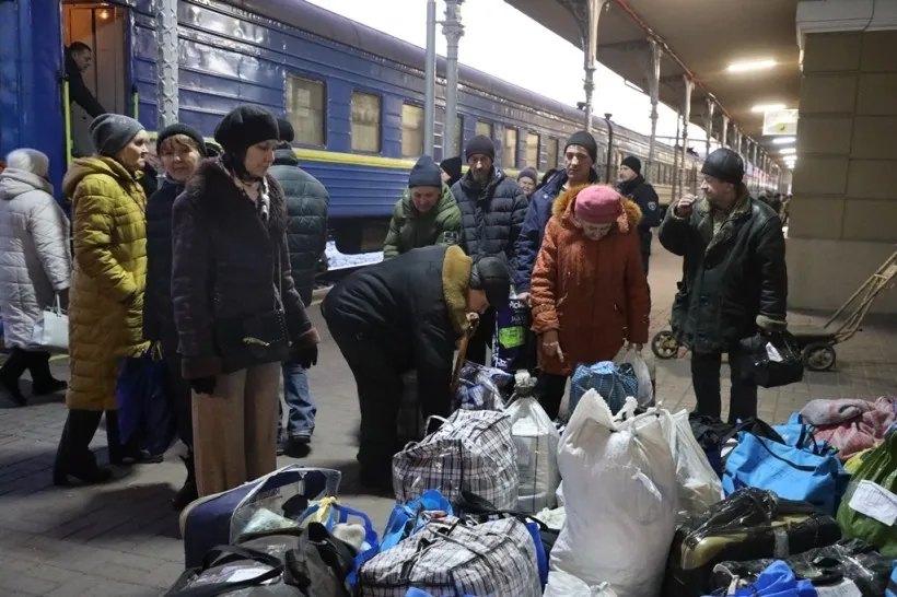 Nearly 72,000 civilians remain in the Donetsk region
