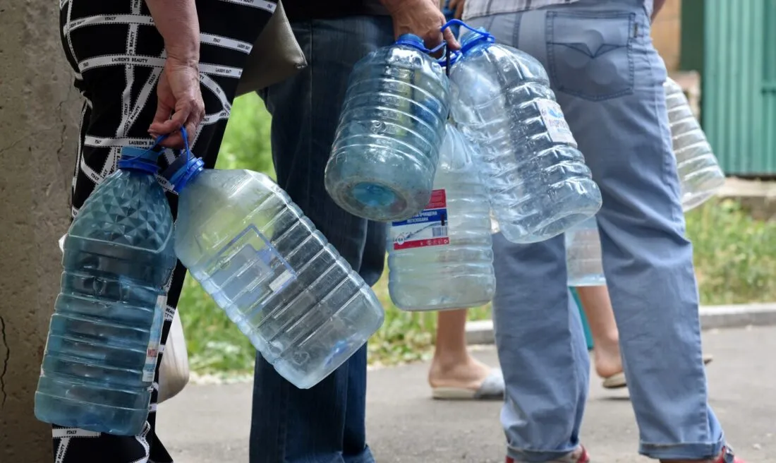 У Донецьку населенню пропонують шахтні води на тлі дефіциту питної