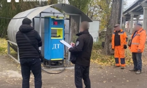 СБУ затримала поліцейського високопосадовця, який обкладав даниною перевізників