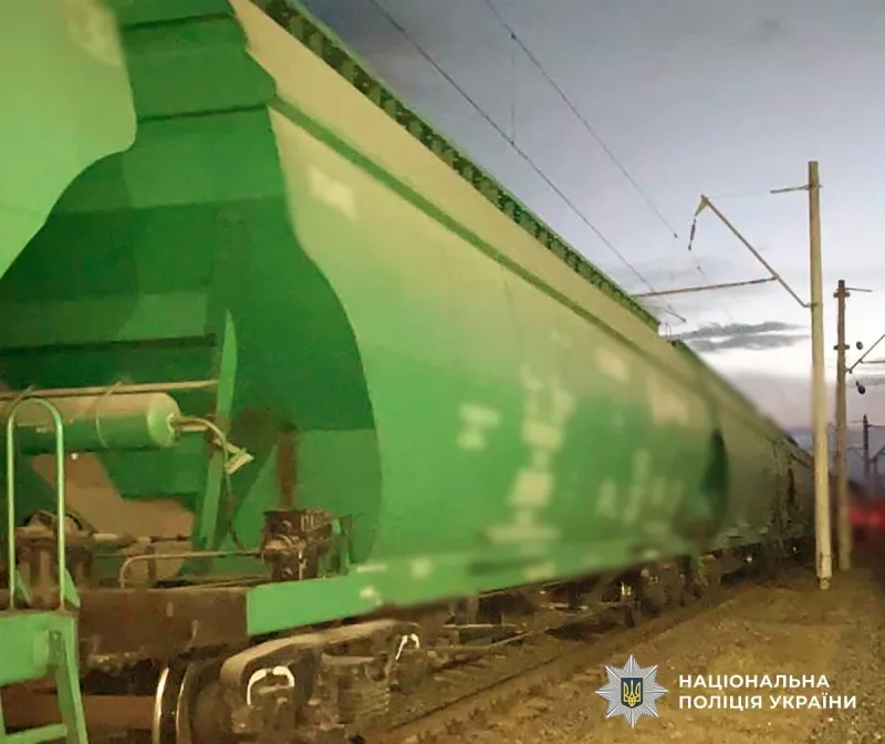 На Житомирщині підліток отримав важкі опіки від удару струмом на даху потяга
