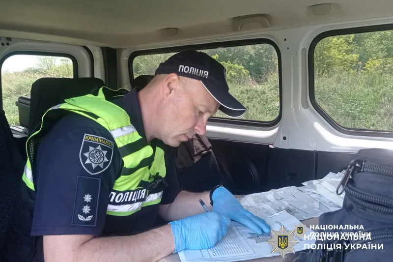 Фото: в районе Винницы обнаружили сожженный автомобиль с телом человека