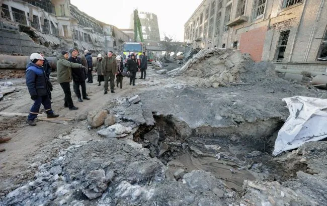 Київ змінює графіки світла через удар по Дарницькій ТЕЦ