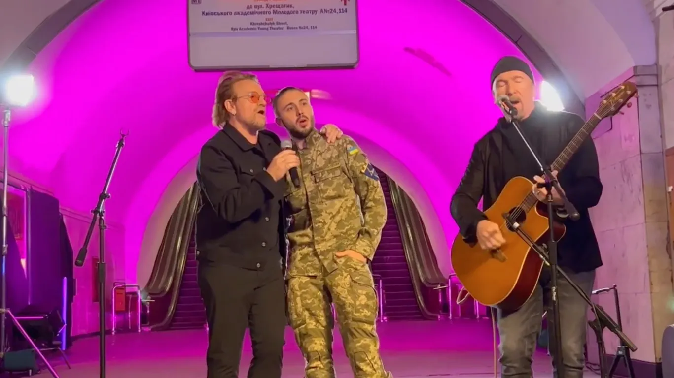 Легендарний гурт U2 випустив мініальбом Days of Ash про боротьбу за свободу