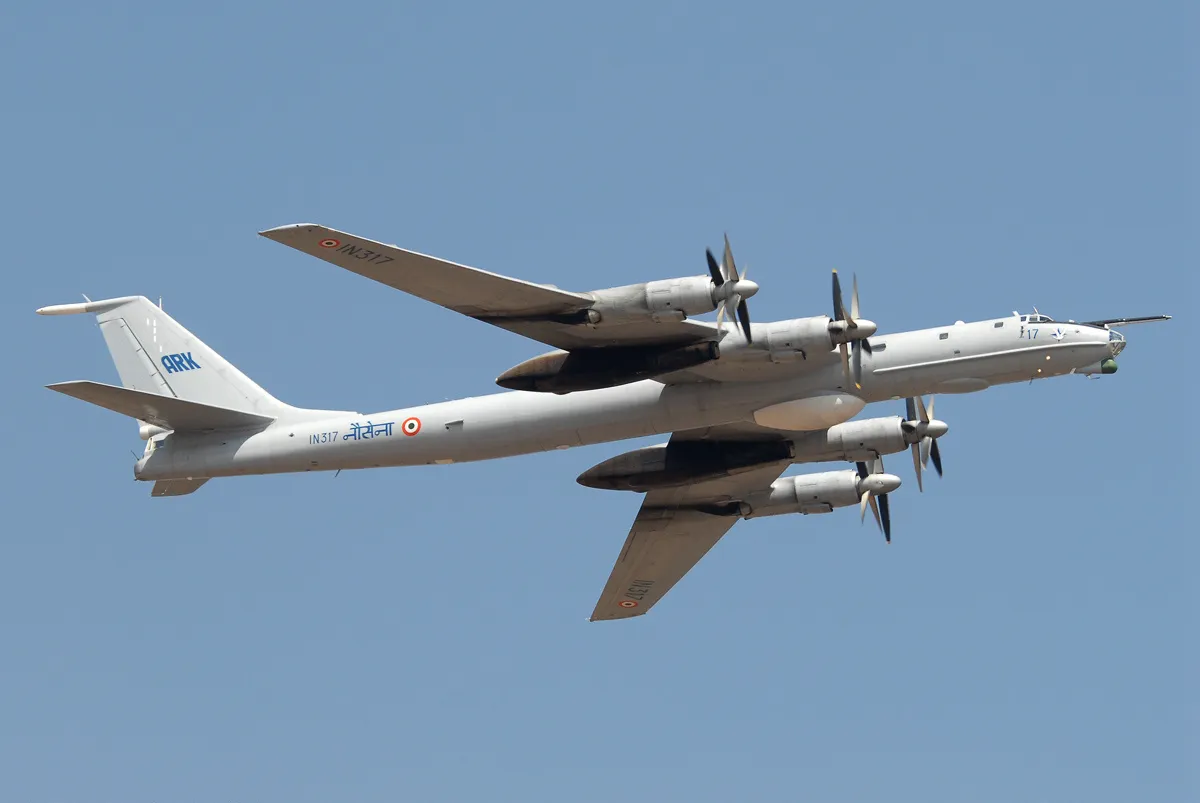 The damaged Tu-142 SBS aircraft had been in storage since 2011 (photo)
