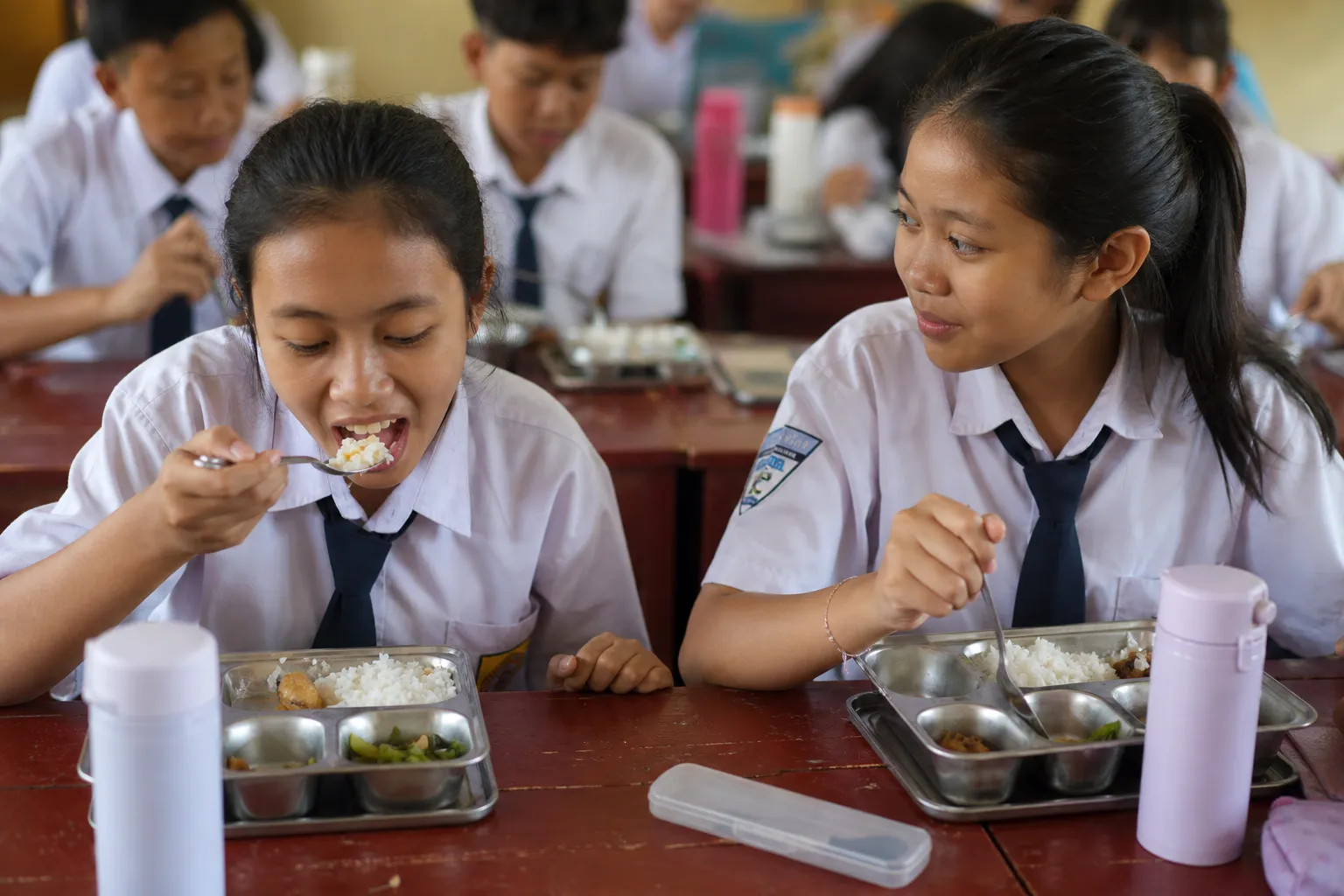 印度尼西亚近2000人食用学校午餐后患病：疑似食物中毒