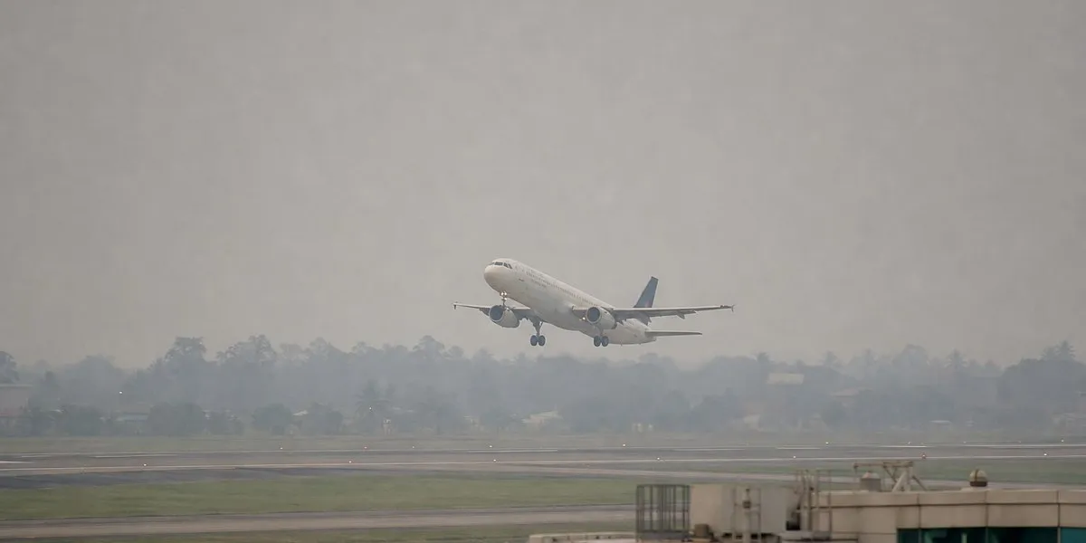 Smog w Indonezji zakłócił 2604 loty krajowe — Channel NewsAsia