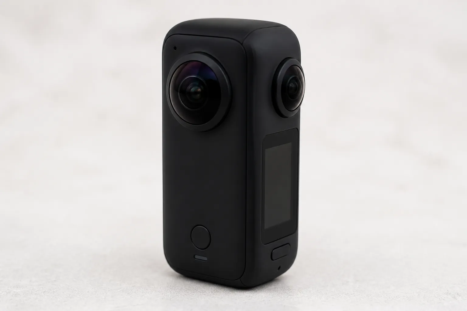 Insta360 представила более компактную 360-градусную экшн-камеру X6 с поддержкой видео 8K