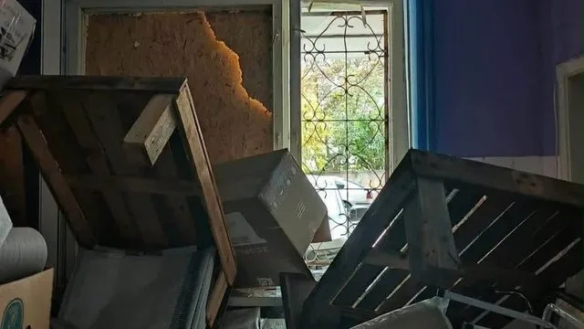 Rosyjski atak lotniczy uszkodził budynek Czerwonego Krzyża w Chersoniu
