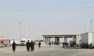 巴基斯坦一辆小巴坠入峡谷，4名儿童死亡——《黎明报》