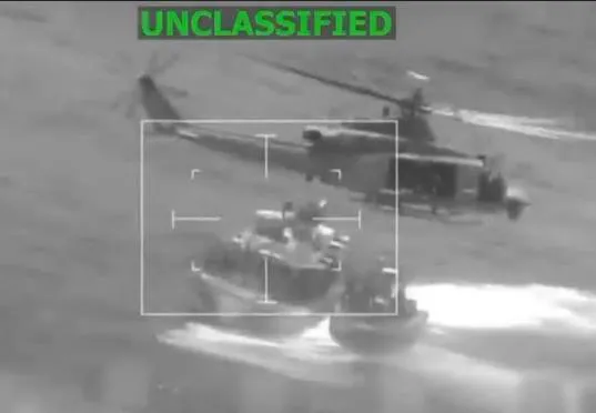 Видео: военные США затопили плавучую заправочную станцию эквадорского наркокартеля в Тихом океане