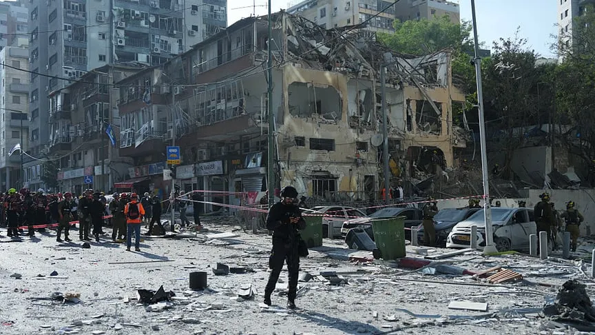 В Ізраїлі мер Петах-Тікви не дав журналістам зняти місце падіння іранської ракети