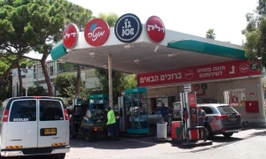 В Израиле обломки иранской ракеты упали возле посольства Украины