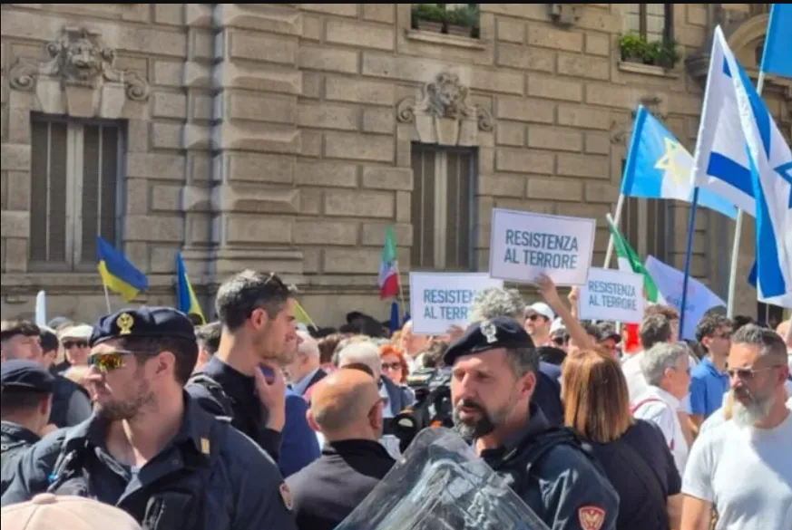 В Італії невідомі напали на учасників акцій з українською символікою під час Дня визволення