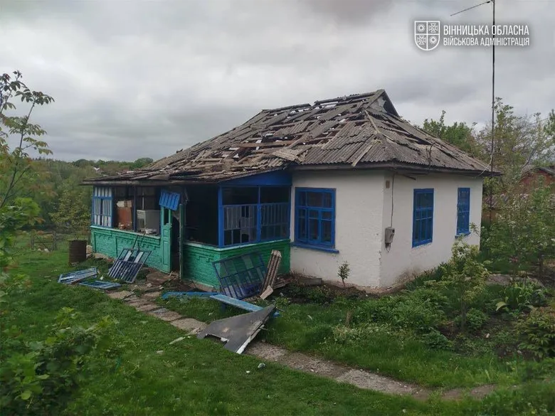 In the Vinnytsia region, a house and a farm were damaged by shrapnel