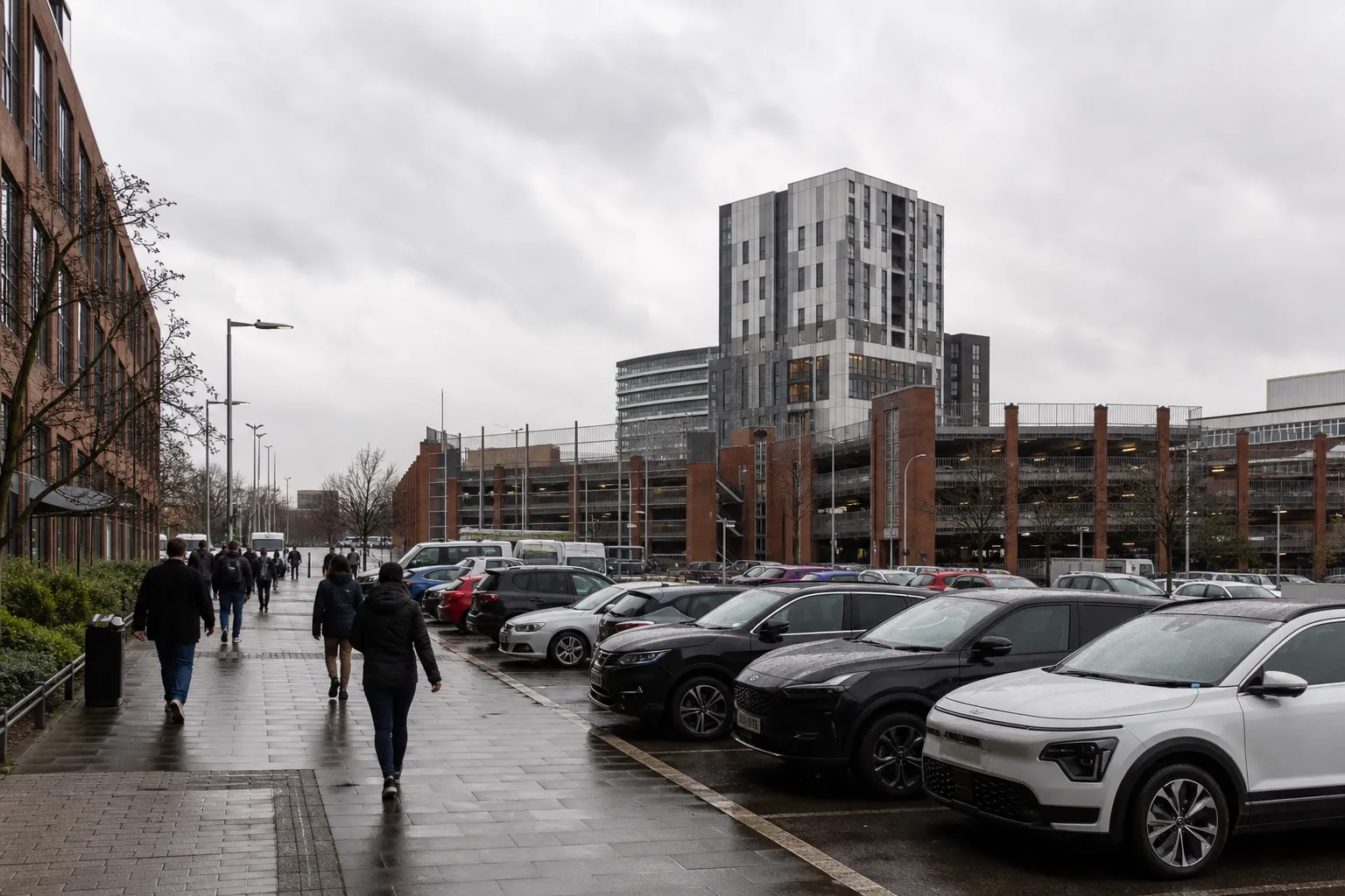 Jaguar Land Rover скоротить 4 тисячі робочих місць у Великій Британії та світі