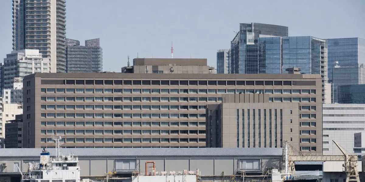 日本对俄罗斯影子舰队35艘船只实施限制——RMF24