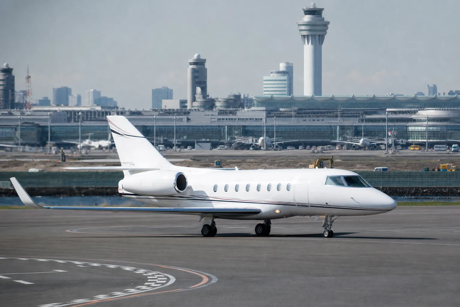 https://cdn-cabinet.ua.news/uploads/images/japan_three_strikes_rule_private_jet_pil_1788856213024.webp