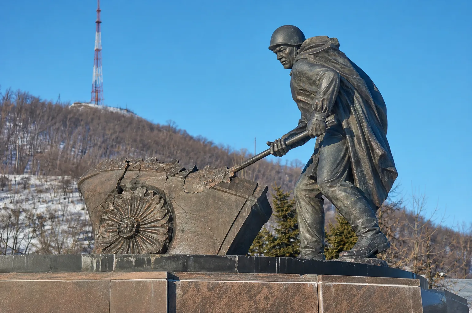 Japan urges Russia to dismantle monument in Khabarovsk