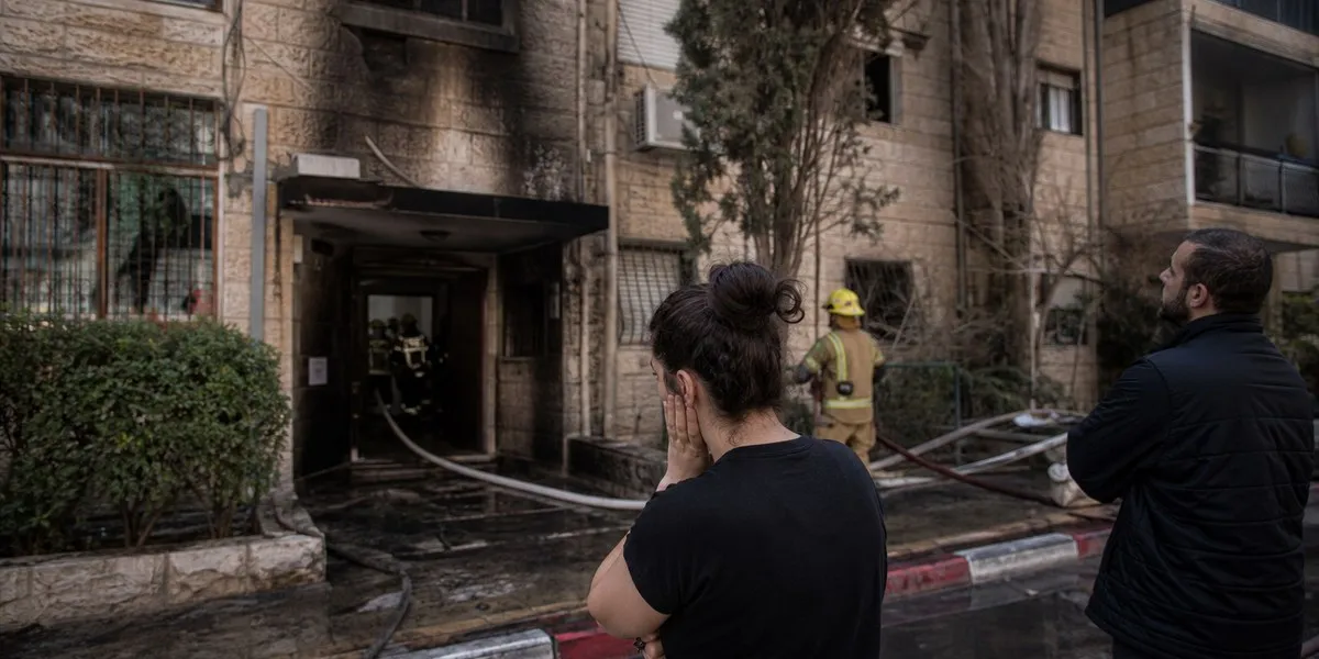 Nine people rescued from apartment building fire in Jerusalem — Jerusalem Post