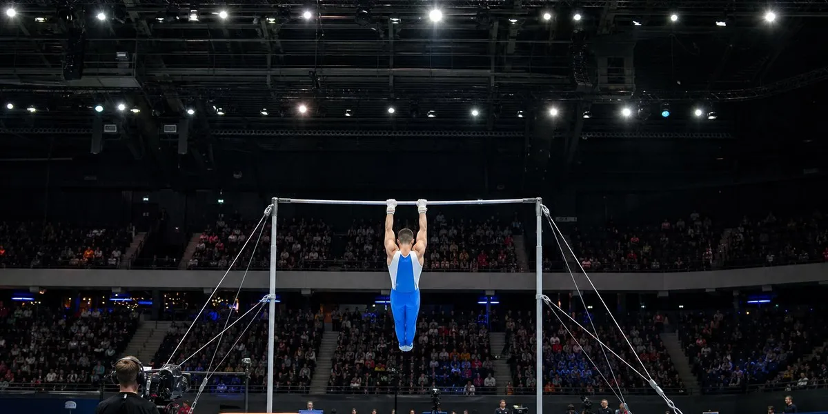 Brytyjski gimnastyk Joe Fraser zdobył brąz mistrzostw świata — BBC Sport