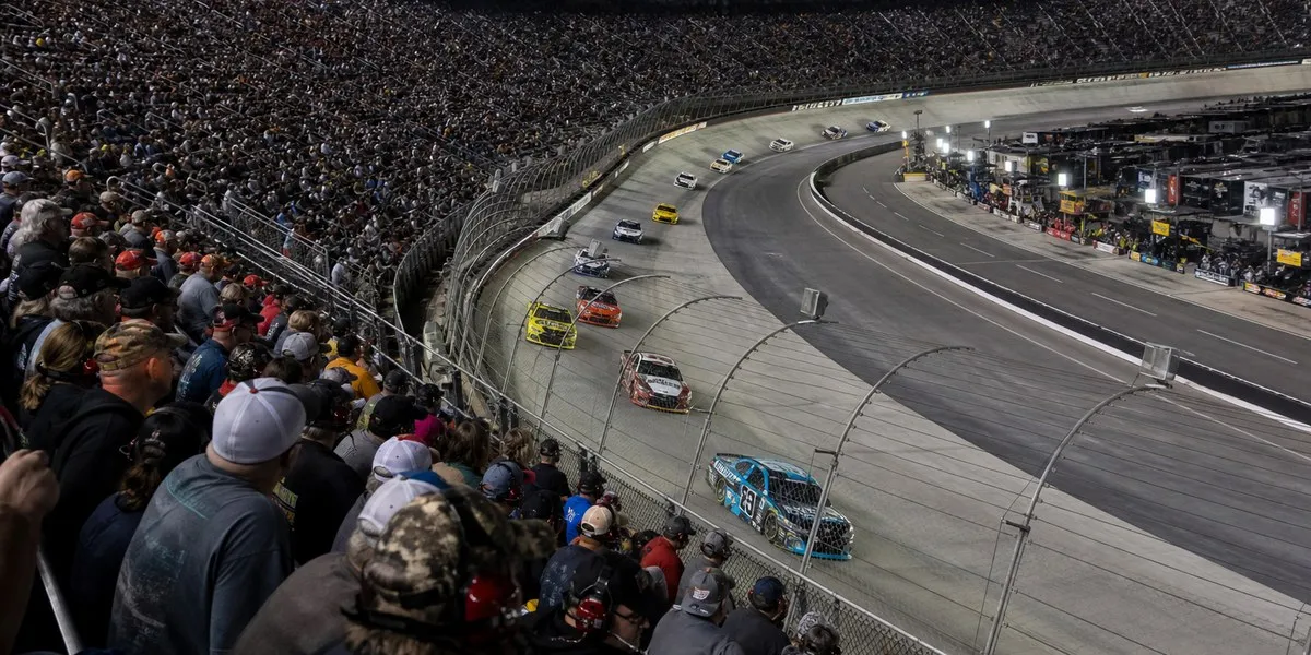车手乔伊·洛加诺赢得布里斯托尔NASCAR夜赛——TimesLIVE