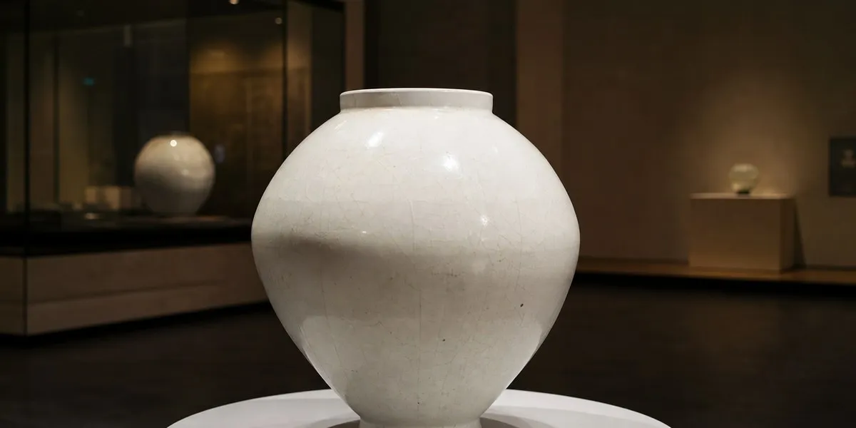 Księżycowy wazon z epoki Joseon ma oznaczenie Treasure nr 1437 — Korea Herald