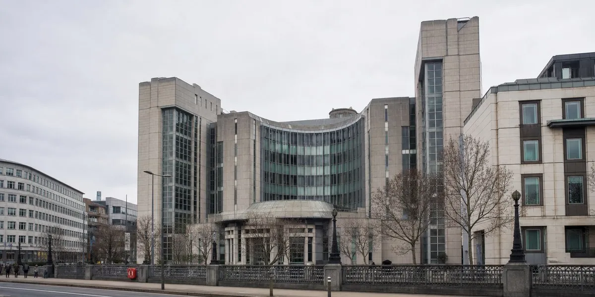 伦敦为演员拉塞尔·布兰德案选出陪审团 — Cyprus Mail