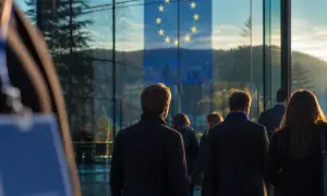 Китай уперше показав ядерний бомбардувальник H-6N
