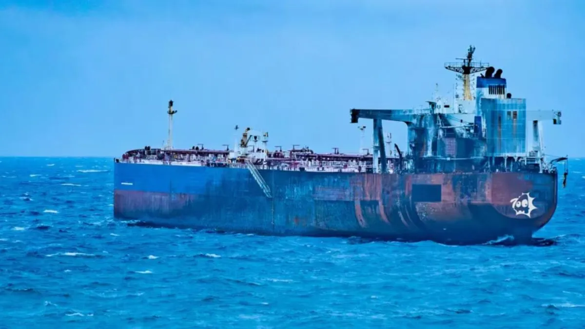 Відео: Атакований дронами танкер Kairos подав сигнал лиха біля берегів Болгарії