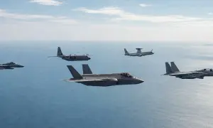 韩国KF-21首次与美国飞机编队飞行——《韩国先驱报》