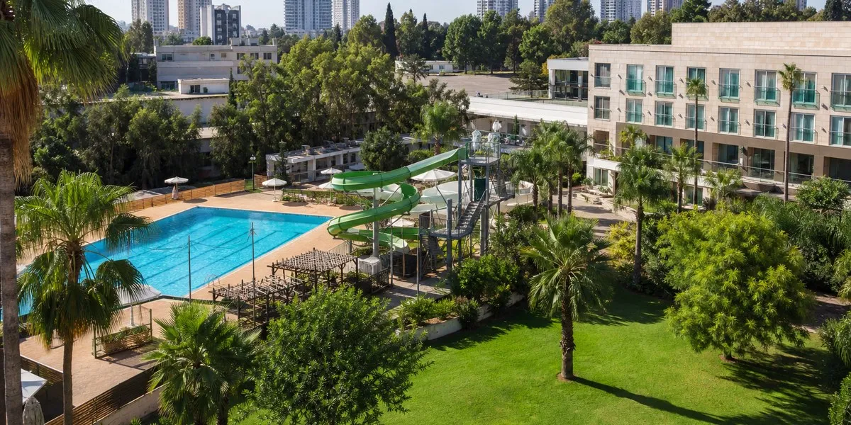 Hotel Kfar Maccabiah w Ramat Gan oferuje rodzinny wypoczynek ze sportem — Jerusalem Post