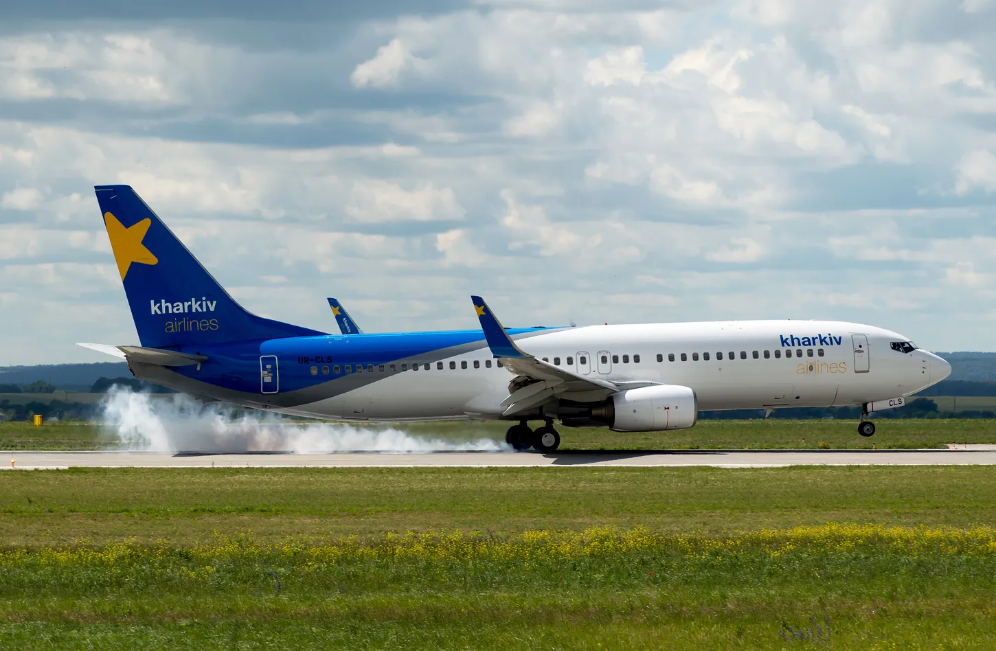 Українські авіакомпанії готуються відновити польоти після відкриття неба