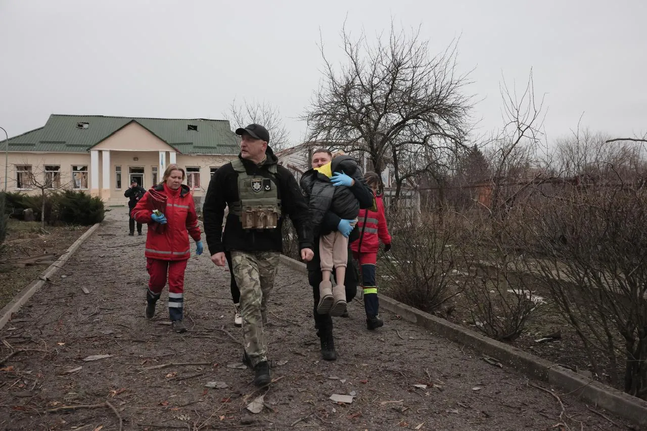 Авіаудар по Запоріжжю: поранено жінку з дитиною, які йшли зі школи